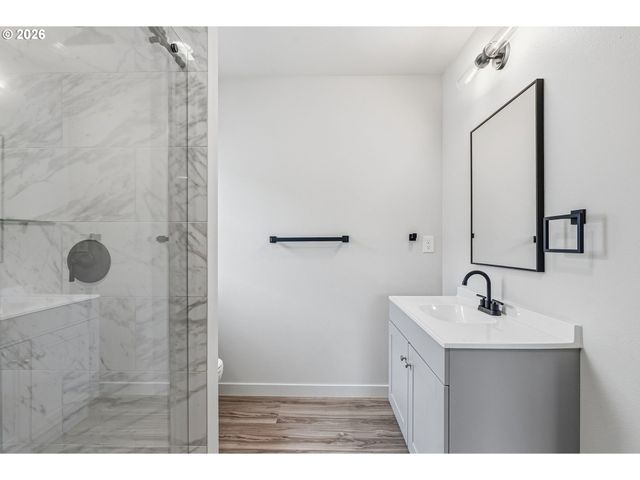 230 GLENGATE St, Cathlamet, WA 98612