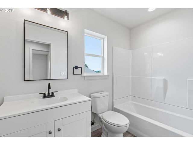 230 GLENGATE St, Cathlamet, WA 98612