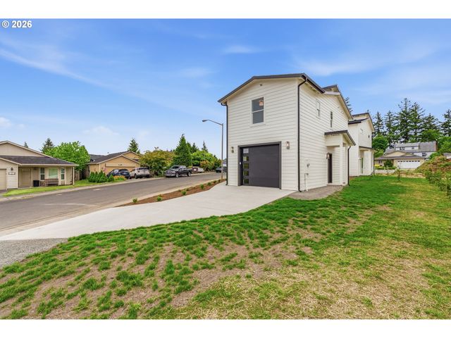 230 GLENGATE St, Cathlamet, WA 98612