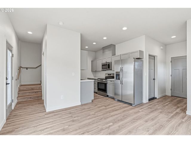 230 GLENGATE St, Cathlamet, WA 98612