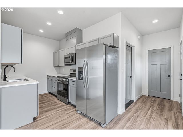 230 GLENGATE St, Cathlamet, WA 98612