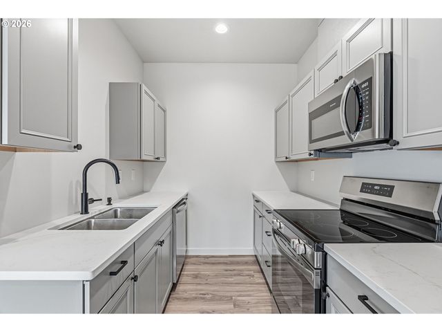 230 GLENGATE St, Cathlamet, WA 98612