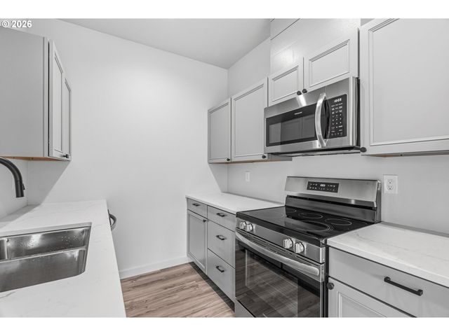 230 GLENGATE St, Cathlamet, WA 98612