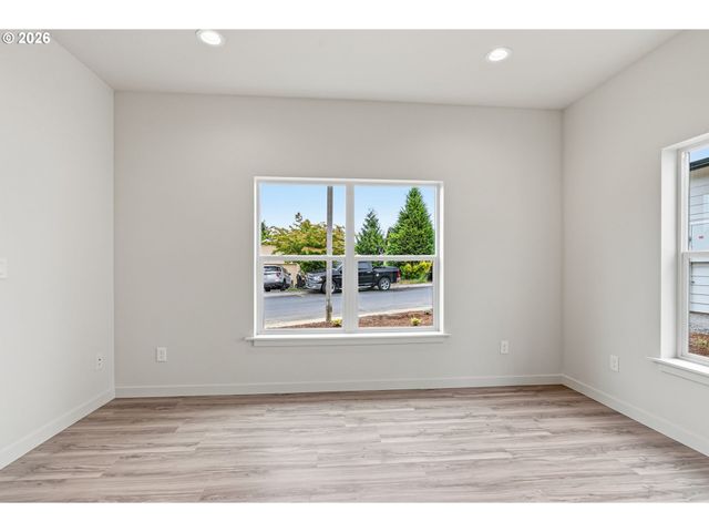 230 GLENGATE St, Cathlamet, WA 98612