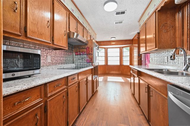 9269 Donna Drive, Murchison, TX 75778