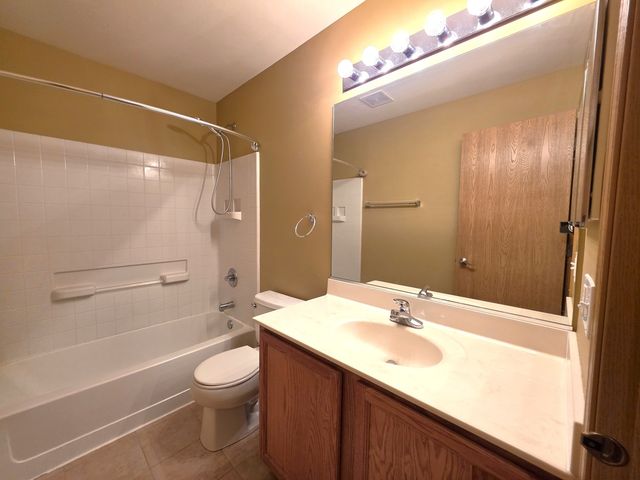 1522 Fox Sedge Trail, Woodstock, IL 60098