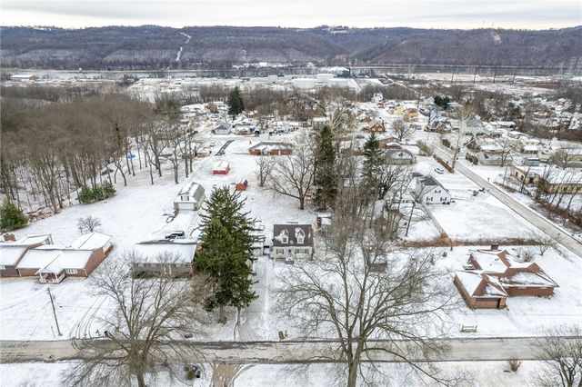 1372 4th St, Jefferson Hills, PA 15025