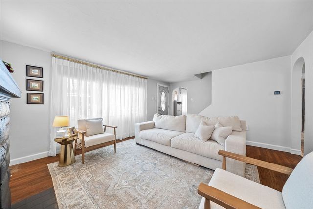 1372 4th St, Jefferson Hills, PA 15025