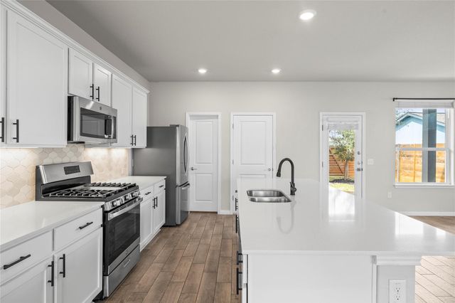 8812 B Whitter DR 63, Austin, TX 78747