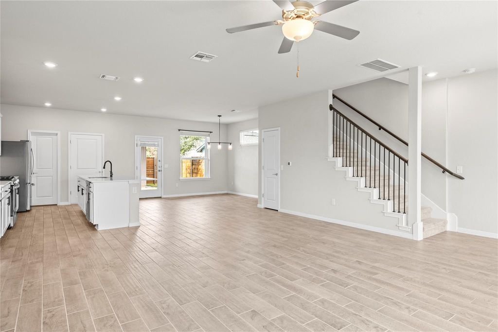 8812 B Whitter DR 63, Austin, TX 78747