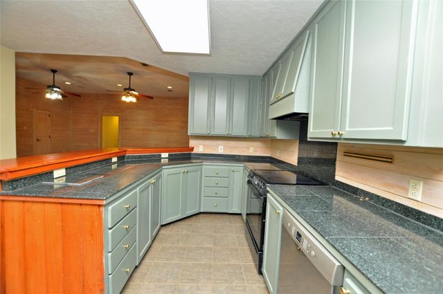 16885 Rabon Chapel Road, Montgomery, TX 77316