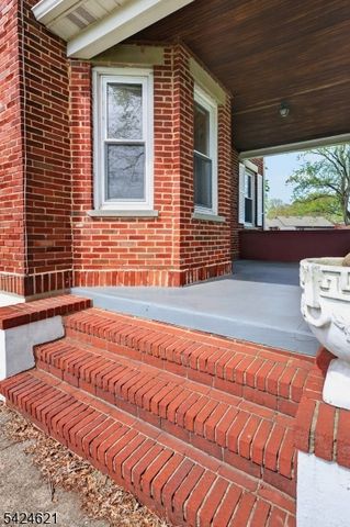 914 Old York Rd, Raritan Boro, NJ 08869
