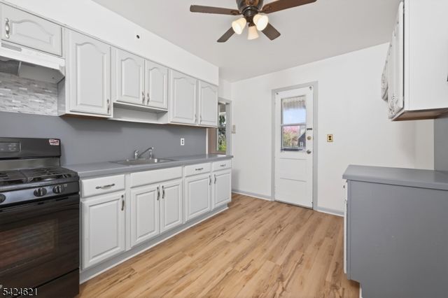 914 Old York Rd, Raritan Boro, NJ 08869