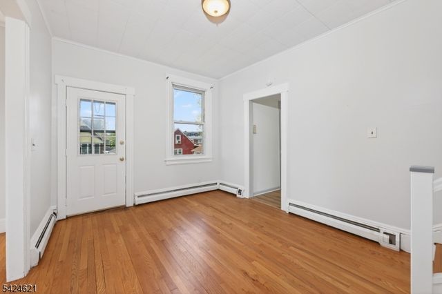 914 Old York Rd, Raritan Boro, NJ 08869