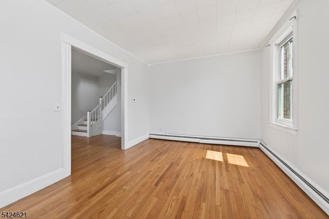 914 Old York Rd, Raritan Boro, NJ 08869