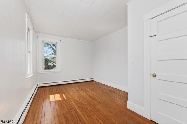 914 Old York Rd, Raritan Boro, NJ 08869