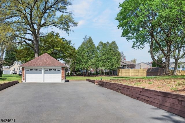 914 Old York Rd, Raritan Boro, NJ 08869