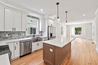 8 Cushing St, Salem, MA 01970