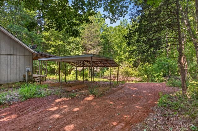 1152 Swan Lane, Westminster, SC 29693