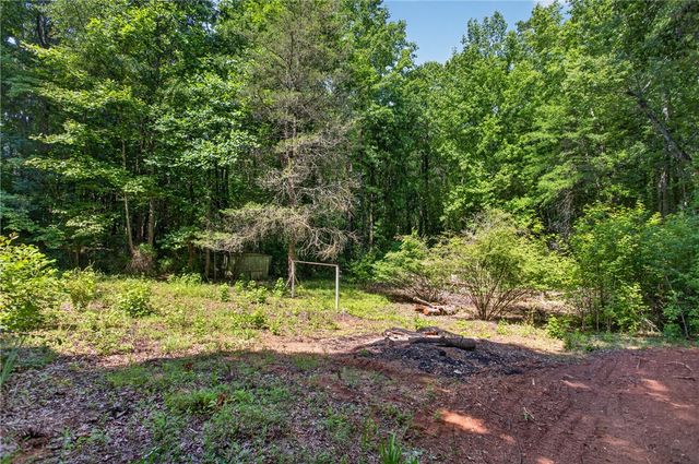 1152 Swan Lane, Westminster, SC 29693
