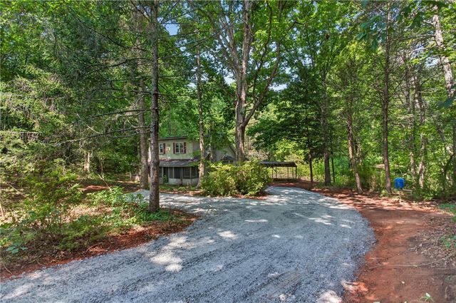 1152 Swan Lane, Westminster, SC 29693