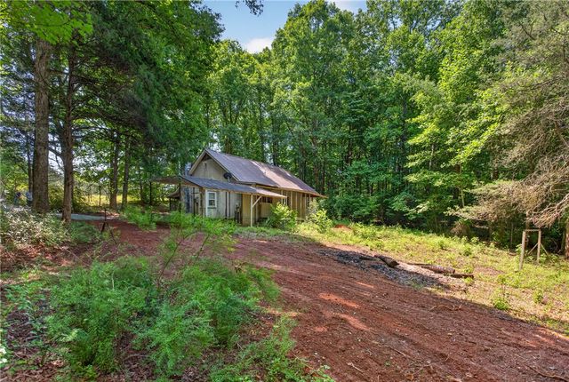 1152 Swan Lane, Westminster, SC 29693