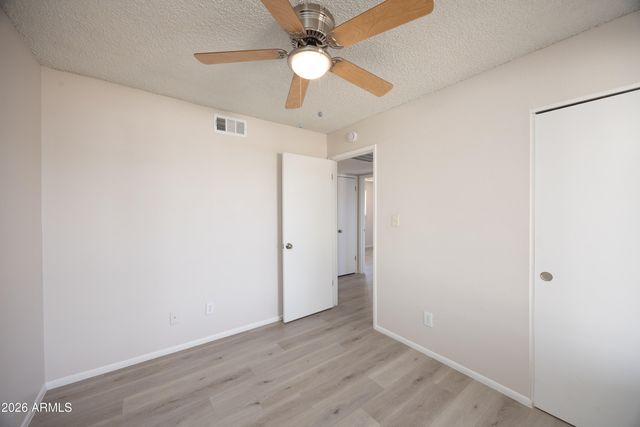 8827 W SELLS Drive, Phoenix, AZ 85037