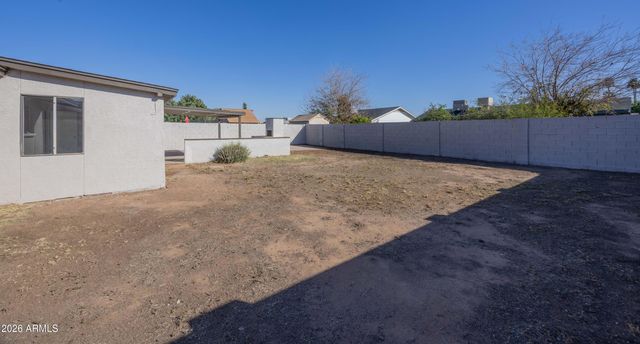 8827 W SELLS Drive, Phoenix, AZ 85037