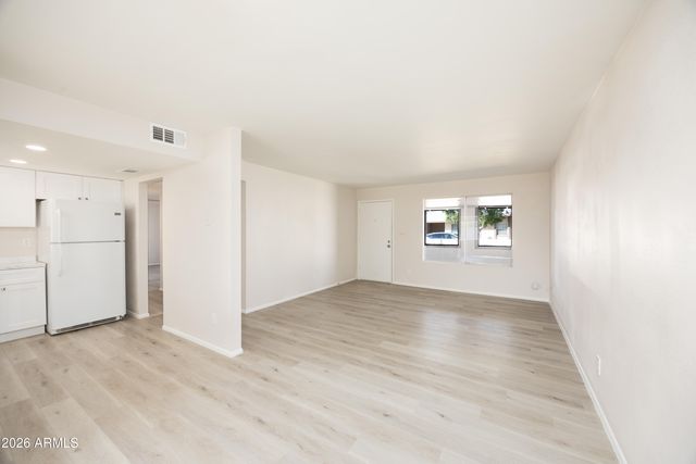 8827 W SELLS Drive, Phoenix, AZ 85037