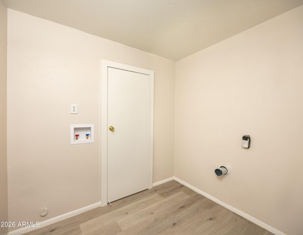 8827 W SELLS Drive, Phoenix, AZ 85037