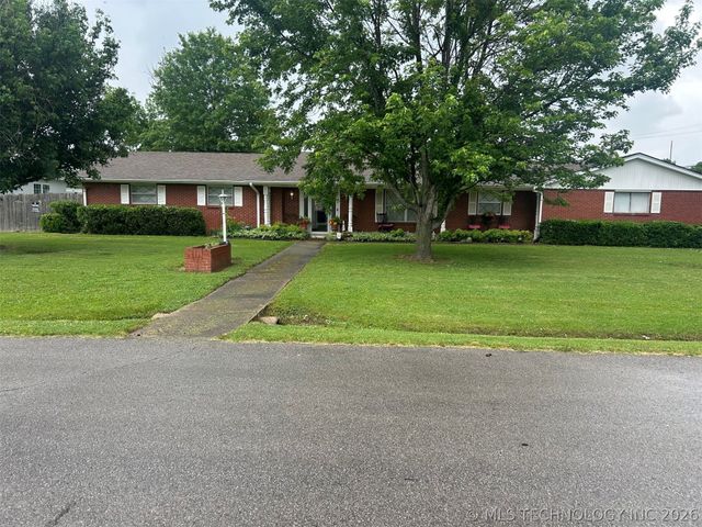 207 S Taylor Avenue, Wagoner, OK 74467