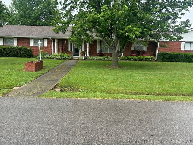 207 S Taylor Avenue, Wagoner, OK 74467