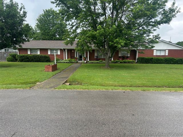 207 S Taylor Avenue, Wagoner, OK 74467