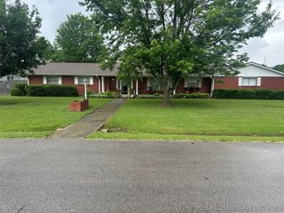 207 S Taylor Avenue, Wagoner, OK 74467