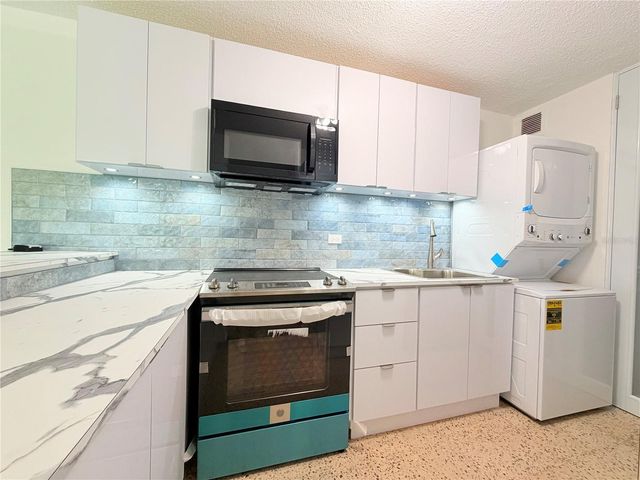 Cond. Laguna Gardens 2 AVE LAGUNA 3D, Carolina, PR 00979