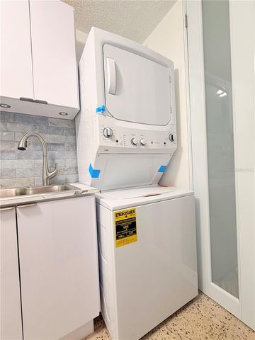 Cond. Laguna Gardens 2 AVE LAGUNA 3D, Carolina, PR 00979