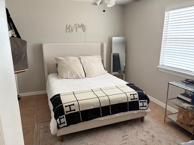 5303 B Thunderbird ST, Lago Vista, TX 78645