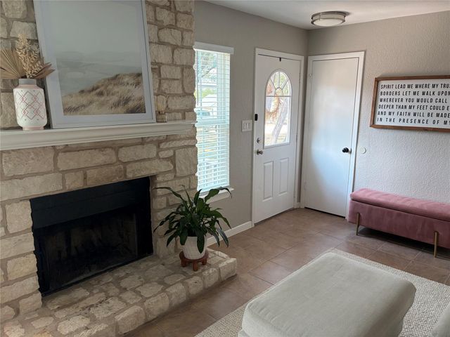 5303 B Thunderbird ST, Lago Vista, TX 78645