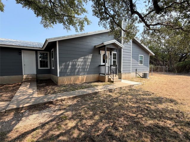 5303 B Thunderbird ST, Lago Vista, TX 78645
