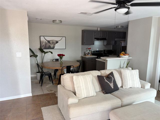 5303 B Thunderbird ST, Lago Vista, TX 78645