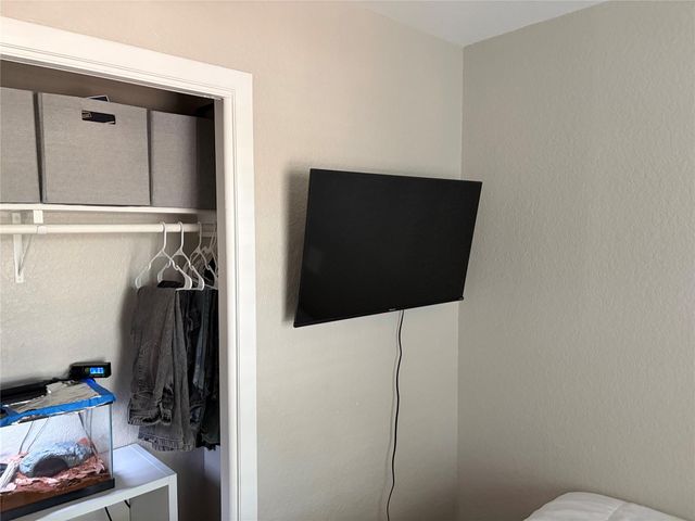 5303 B Thunderbird ST, Lago Vista, TX 78645