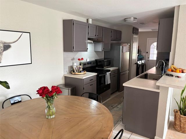 5303 B Thunderbird ST, Lago Vista, TX 78645