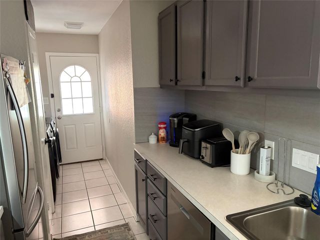 5303 B Thunderbird ST, Lago Vista, TX 78645