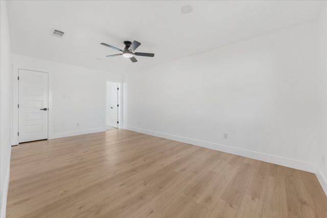 4728 Meadow Trail Drive, Dallas, TX 75236