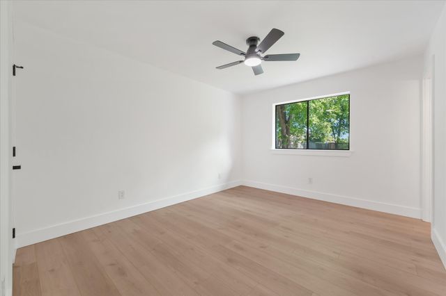 4728 Meadow Trail Drive, Dallas, TX 75236