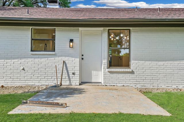 4728 Meadow Trail Drive, Dallas, TX 75236