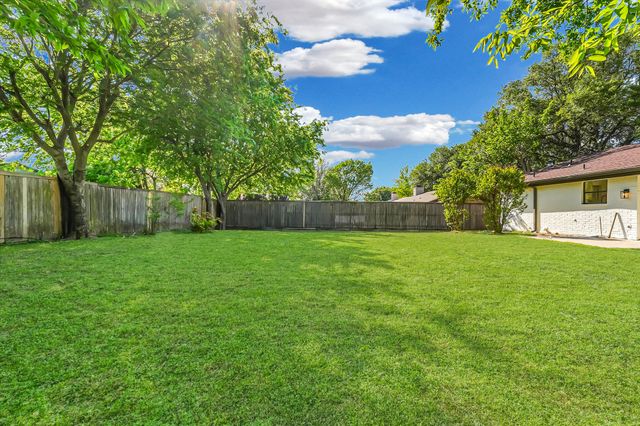 4728 Meadow Trail Drive, Dallas, TX 75236