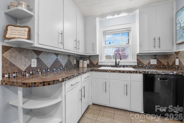 208 S 1st Avenue, Maiden, NC 28650