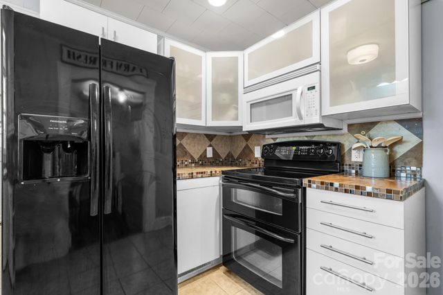 208 S 1st Avenue, Maiden, NC 28650