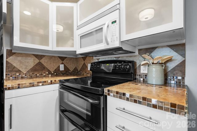 208 S 1st Avenue, Maiden, NC 28650